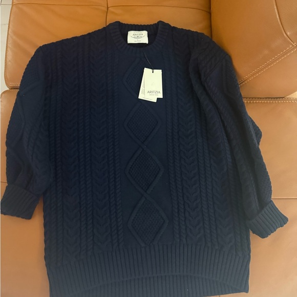 Aritizia Sweater - Picture 7 of 11